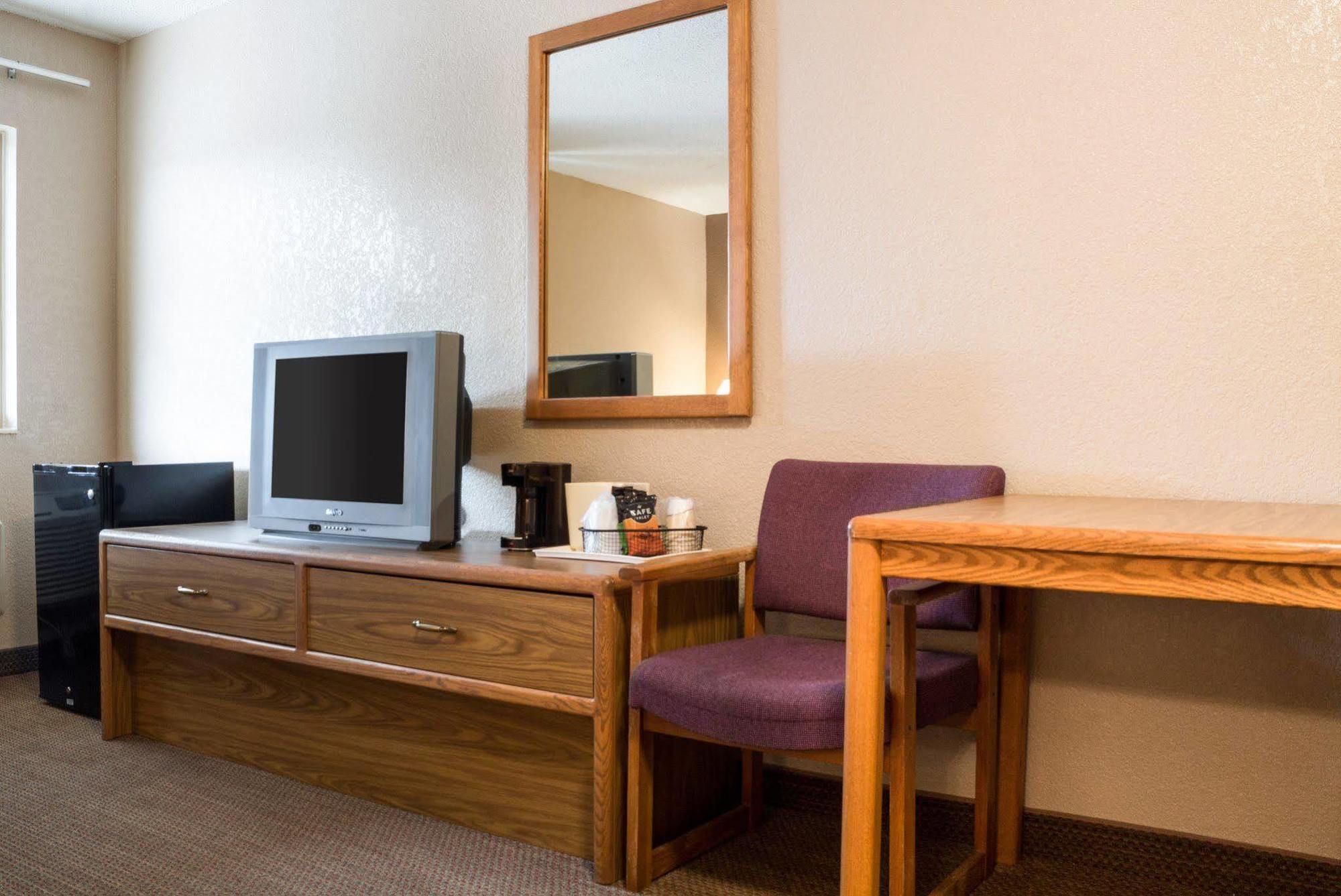 Rodeway Inn Fargo Eksteriør billede