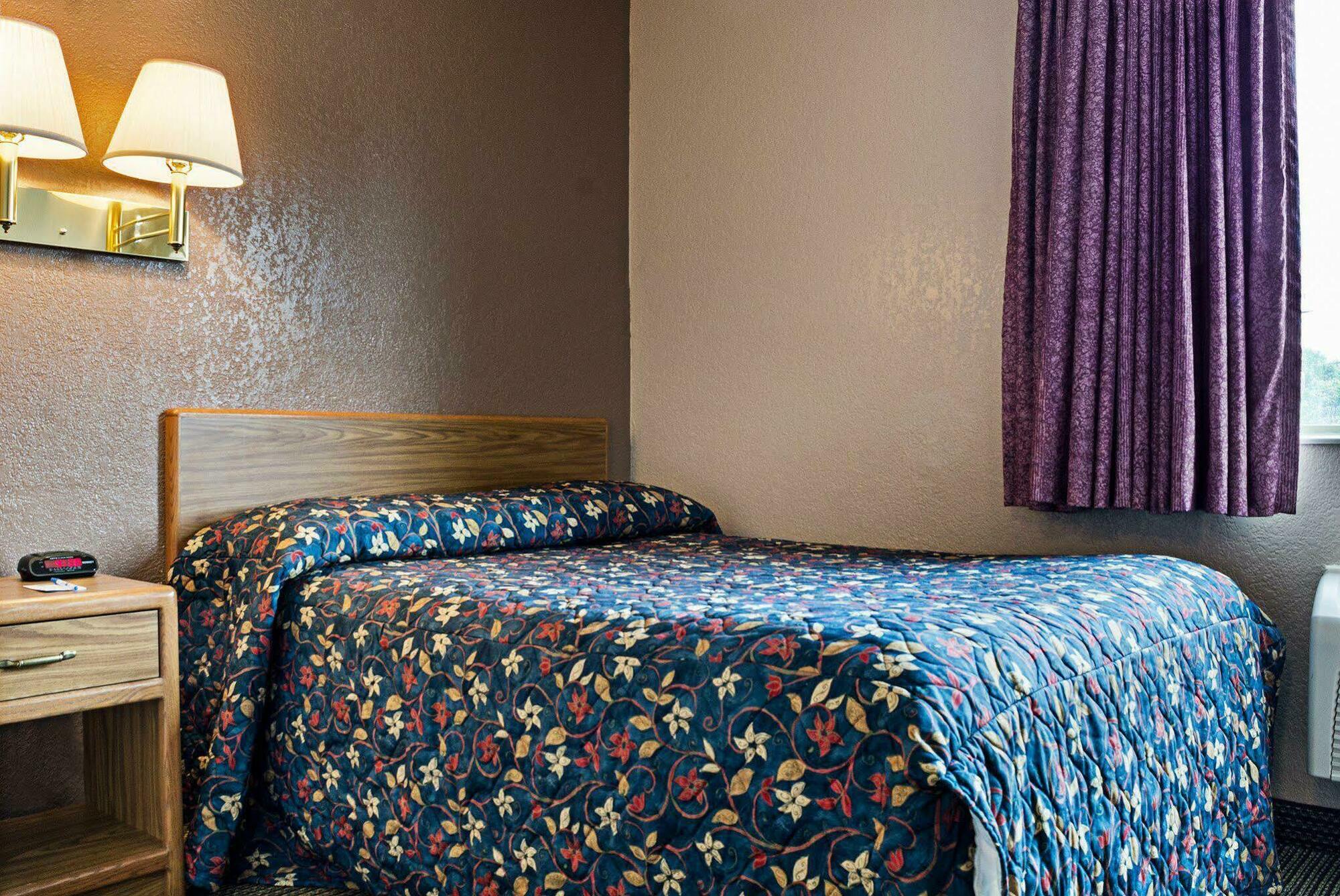 Rodeway Inn Fargo Eksteriør billede